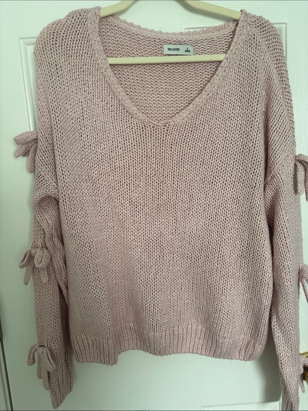 Hollister Dusty Blush Pink V-Neck Knit Sweater with Sleeve Tie Accents